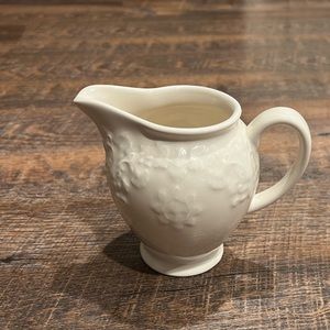 Biltmore 8 oz Creamer in Cream